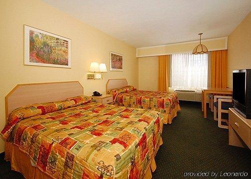 فندق أزوسافي  رودواي إن الغرفة الصورة